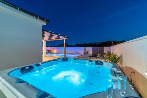 Villas Sabun - Modern House With Pool & Jacuzzi