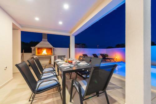 Villas Sabun - Modern House With Pool & Jacuzzi