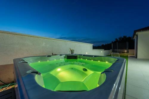 Villas Sabun - Modern House With Pool & Jacuzzi