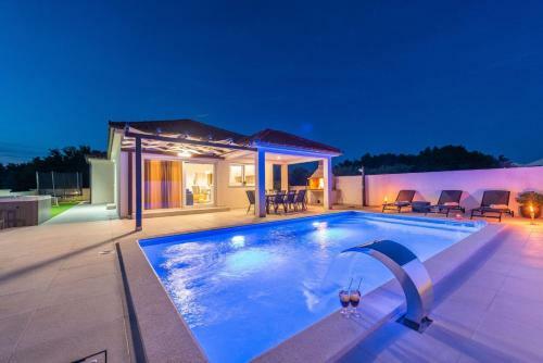 Villas Sabun - Modern House With Pool & Jacuzzi