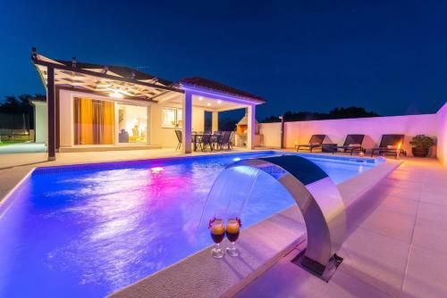 Villas Sabun - Modern House With Pool & Jacuzzi