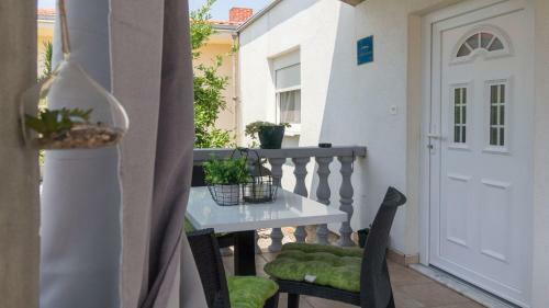 Apartment Luka 150m From The Beach
