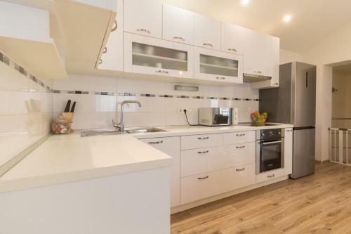 Luxury Apartment Niko , 5 Meters From The Beach