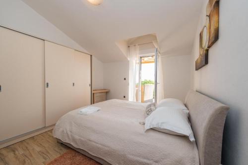 Apartments By The Sea Privlaka, Zadar - 14569