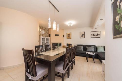 Apartments By The Sea Privlaka, Zadar - 14569