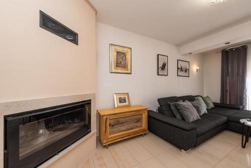 Apartments By The Sea Privlaka, Zadar - 14569