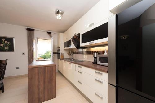 Apartments By The Sea Privlaka, Zadar - 14569