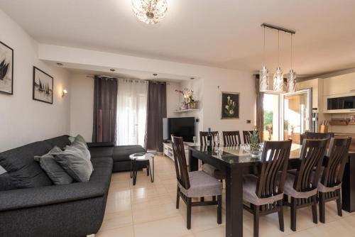 Apartments By The Sea Privlaka, Zadar - 14569
