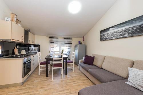 Apartments By The Sea Privlaka, Zadar - 14569