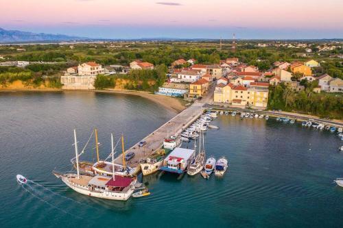 Apartments By The Sea Privlaka, Zadar - 14569