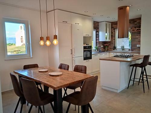 Villa Casa Di Marko-new Modern Rustic House With Pool!