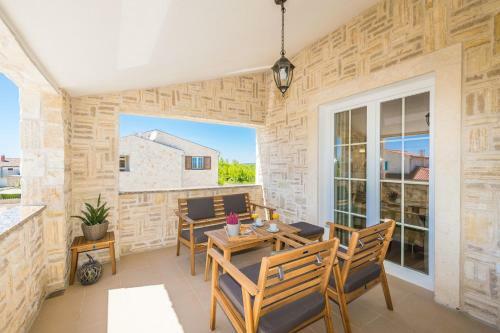 Villa Stancija Privlaka 2 With Heated Pol