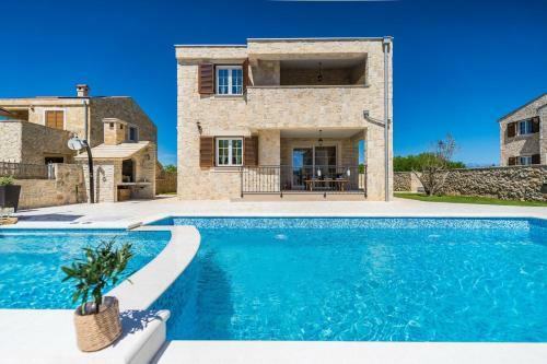 Villa Stancija Privlaka 2 With Heated Pol