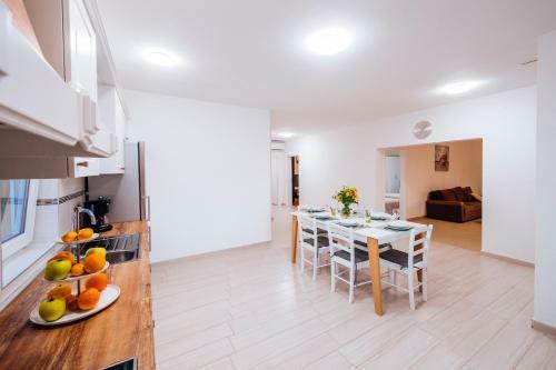 Poolincluded - Villa Privlaka