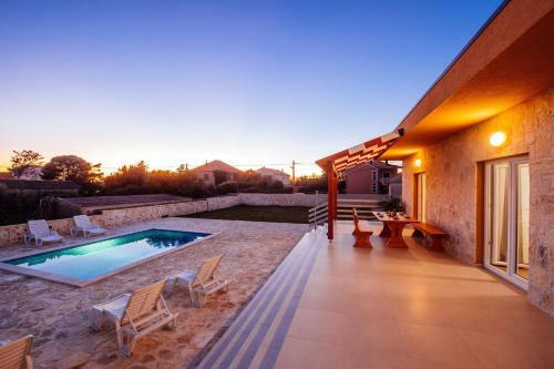 Poolincluded - Villa Privlaka