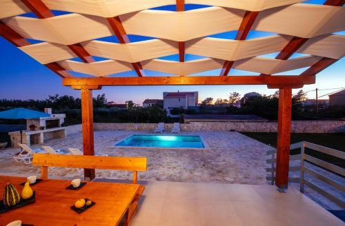 Poolincluded - Villa Privlaka