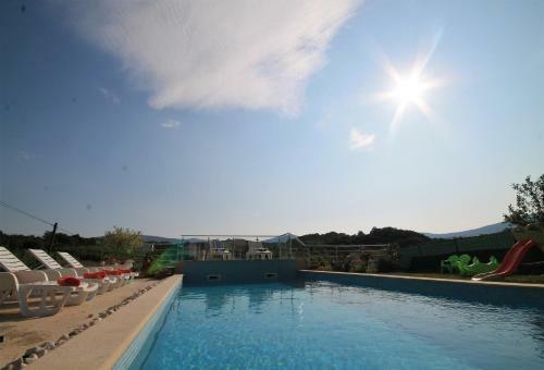 Sunshine Holiday Home