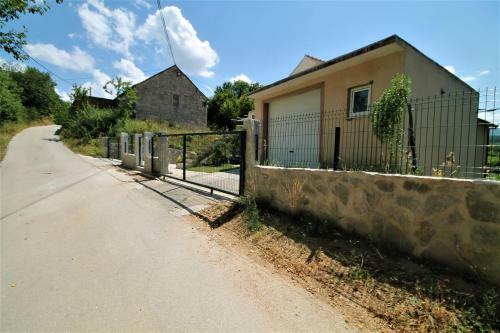 Sunshine Holiday Home