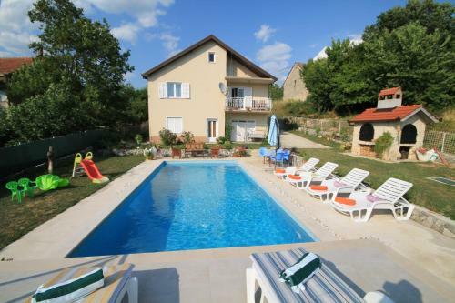 Sunshine Holiday Home