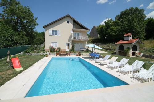 Sunshine Holiday Home