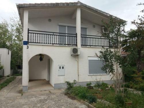 Apartment Marika-near Queen Beach