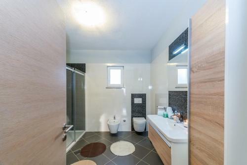Apartments Maestral In Privlaka, 70m From The Beach