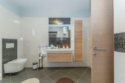 Apartments Maestral In Privlaka, 70m From The Beach
