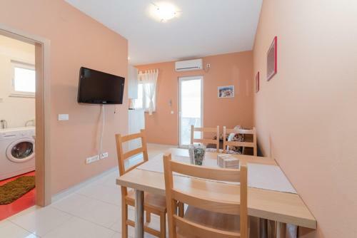 Apartments Maestral In Privlaka, 70m From The Beach