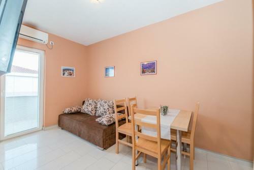 Apartments Maestral In Privlaka, 70m From The Beach
