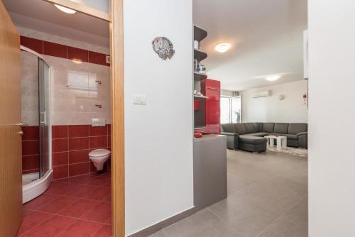 Apartments By The Sea Privlaka, Zadar - 18573
