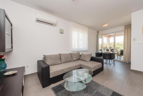 Apartments By The Sea Privlaka, Zadar - 18573