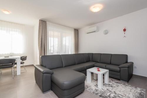 Apartments By The Sea Privlaka, Zadar - 18573