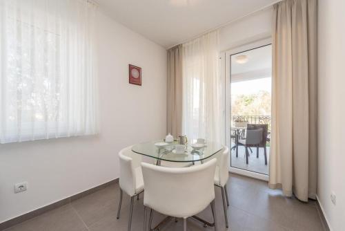Apartments By The Sea Privlaka, Zadar - 18573