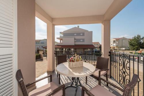 Apartments By The Sea Privlaka, Zadar - 18573