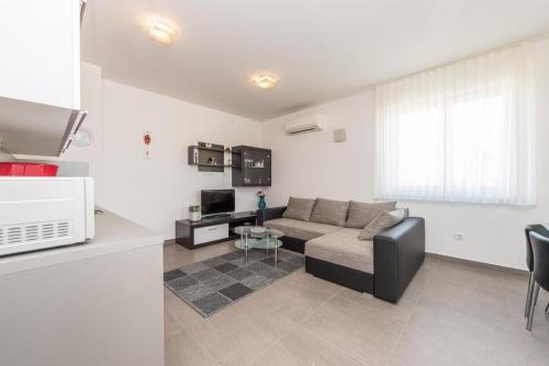Apartments By The Sea Privlaka, Zadar - 18573