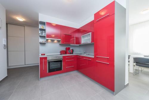 Apartments By The Sea Privlaka, Zadar - 18573