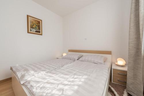 Apartments By The Sea Privlaka, Zadar - 18573