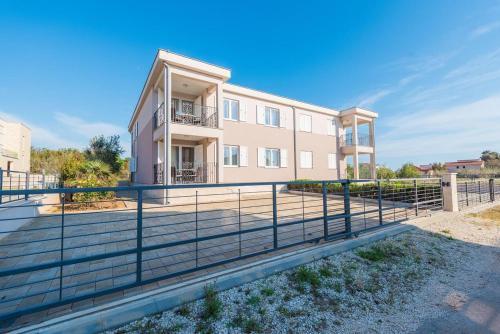 Apartments By The Sea Privlaka, Zadar - 18573