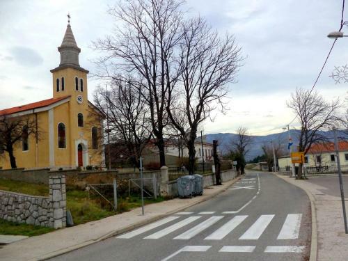 Apartments With A Parking Space Skrljevo, Rijeka - 17116