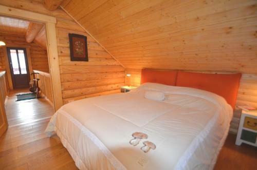 Chalet Mit 7.000 M2 Land Und Wundersch�ne Aussicht