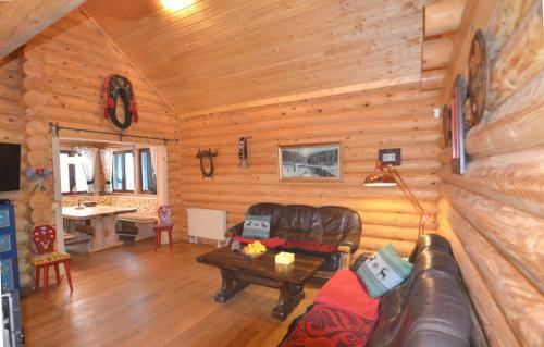 Chalet Mit 7.000 M2 Land Und Wundersch�ne Aussicht