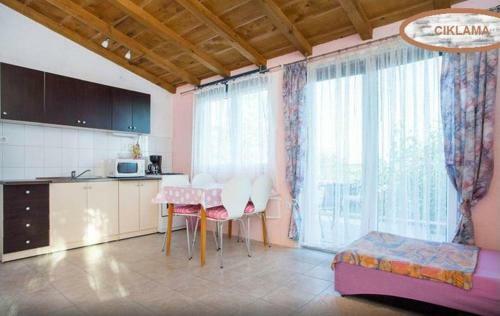 Holiday Home ?ofica