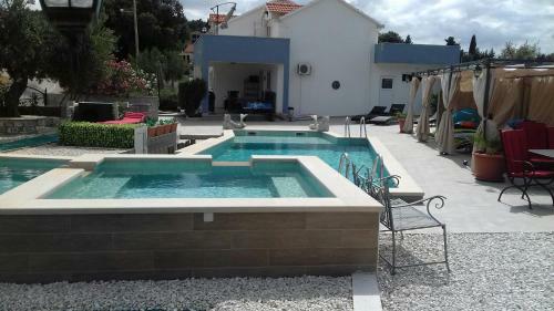 Villa Tamara,3 Beheizte Pools,meerblick