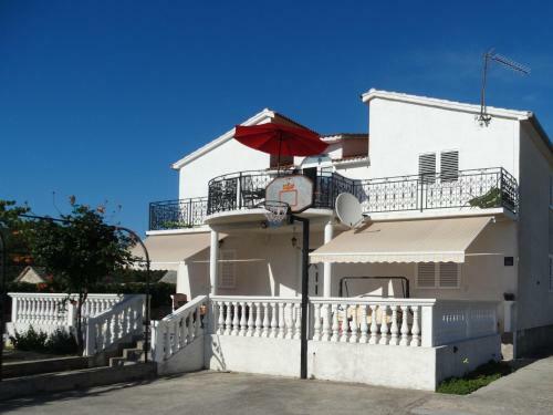 Primo?ten Apartman Dino