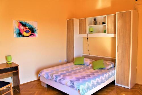 Apartments With A Parking Space Primosten - 15499
