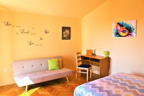 Apartments With A Parking Space Primosten - 15499