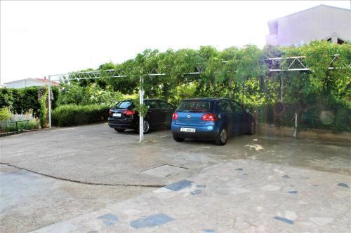 Apartments With A Parking Space Primosten - 15499
