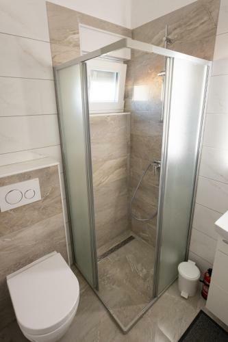 Entire Private Top Floor With Own Pool And Entrance