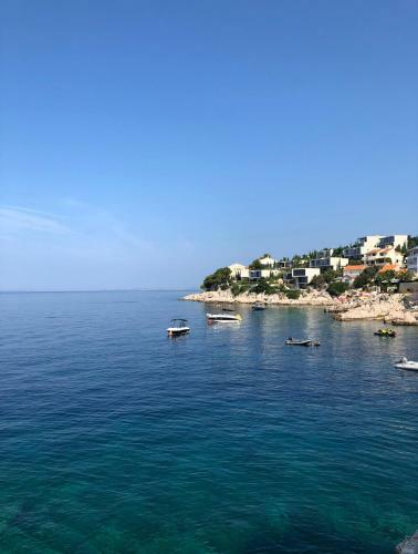 Aparthotel Apartments Toni Sea View
