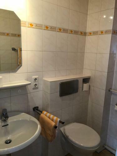 Hostal Wein Und G�stehaus H�ls